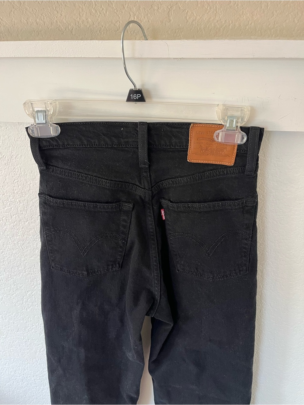 Levi's Women's 24 Ribcage Straight Ankle Black Jeans - Picture 6 of 9